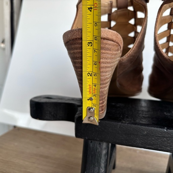 Naturalizer Brown Gladiator Sandals with Peep-Toe Design - Picture 6 of 10